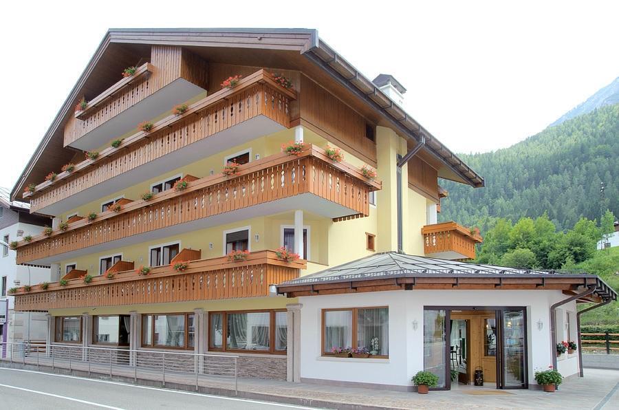 Hotel Garni Posta Форно-ди-Дзольдо Экстерьер фото