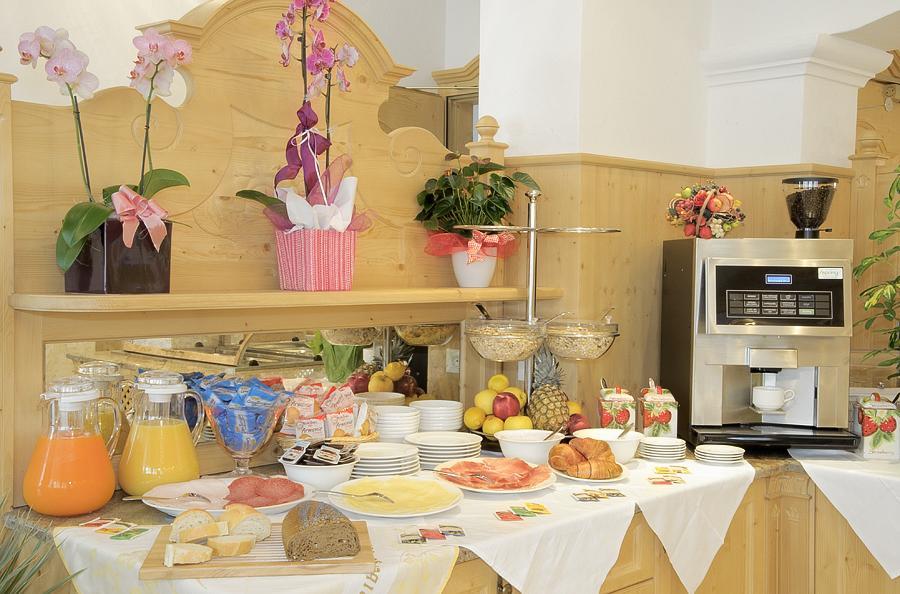Hotel Garni Posta Форно-ди-Дзольдо Экстерьер фото