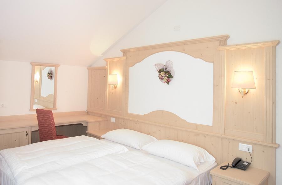 Hotel Garni Posta Форно-ди-Дзольдо Экстерьер фото